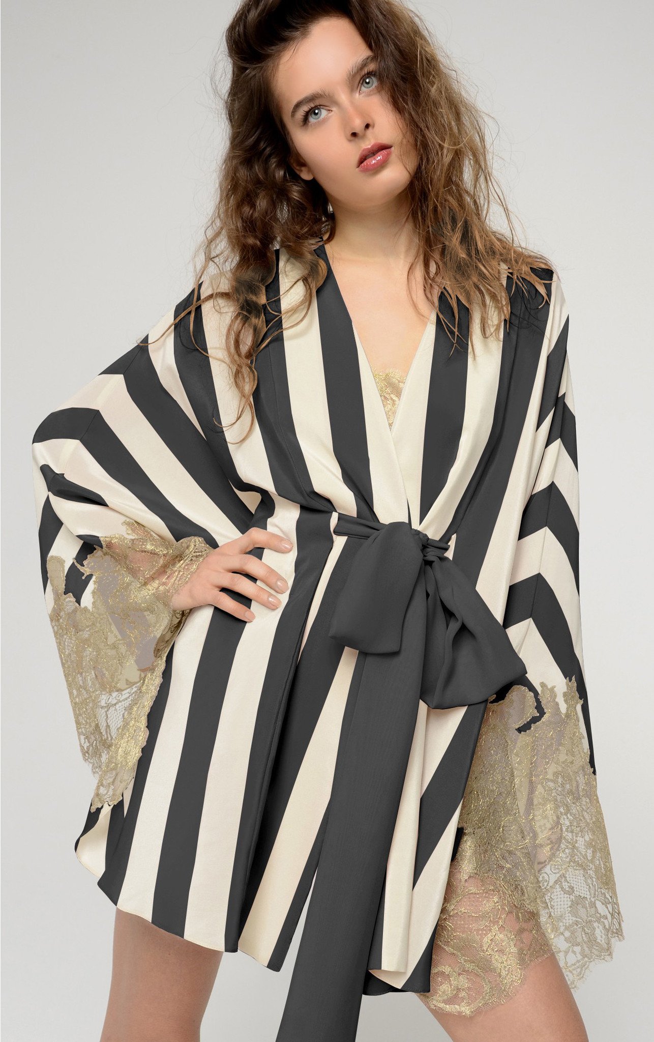 Amori Inconsapevoli Black Striped Kimono