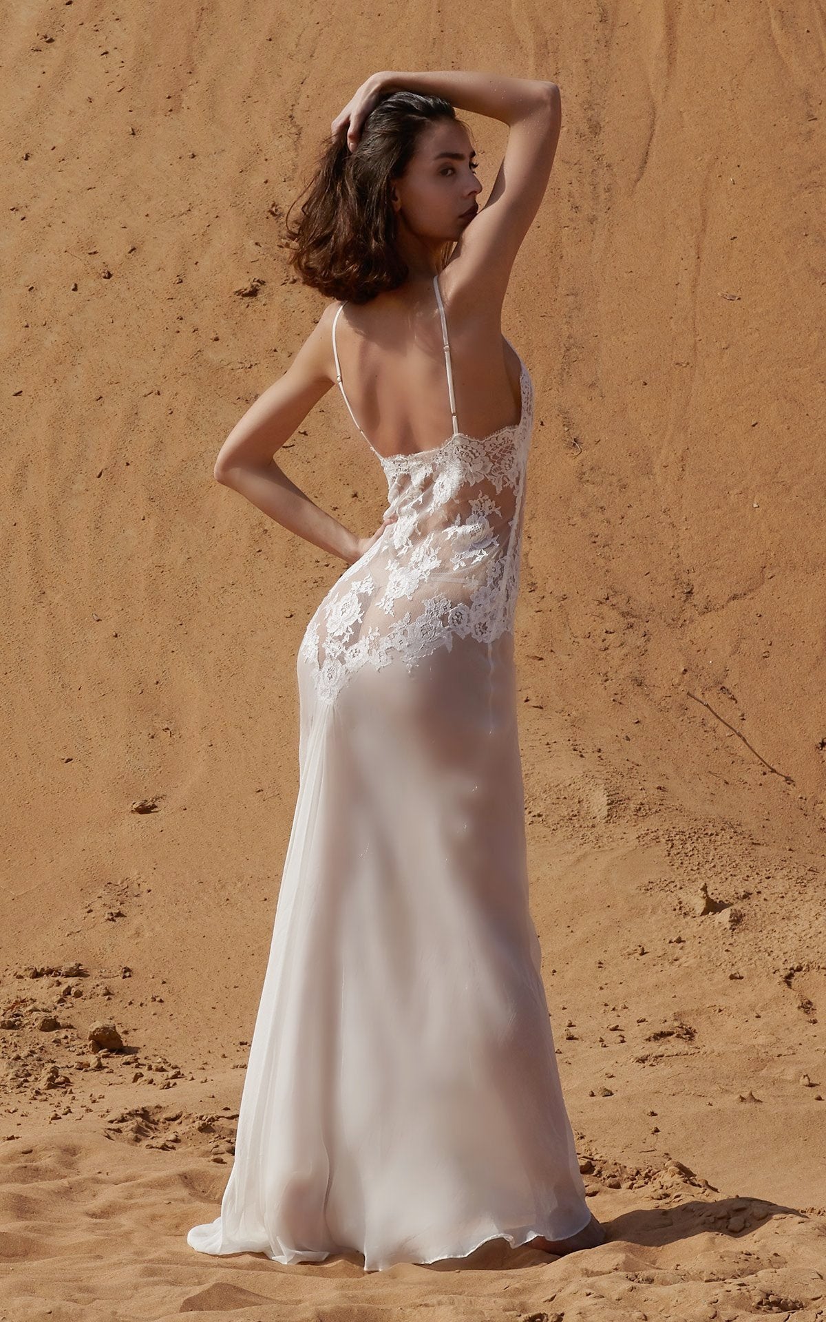 ROSAMOSARIO_A-princess-called-Meera_Fattima-the-young-bride_Lace-_-chiffon-tail-dress_White_3