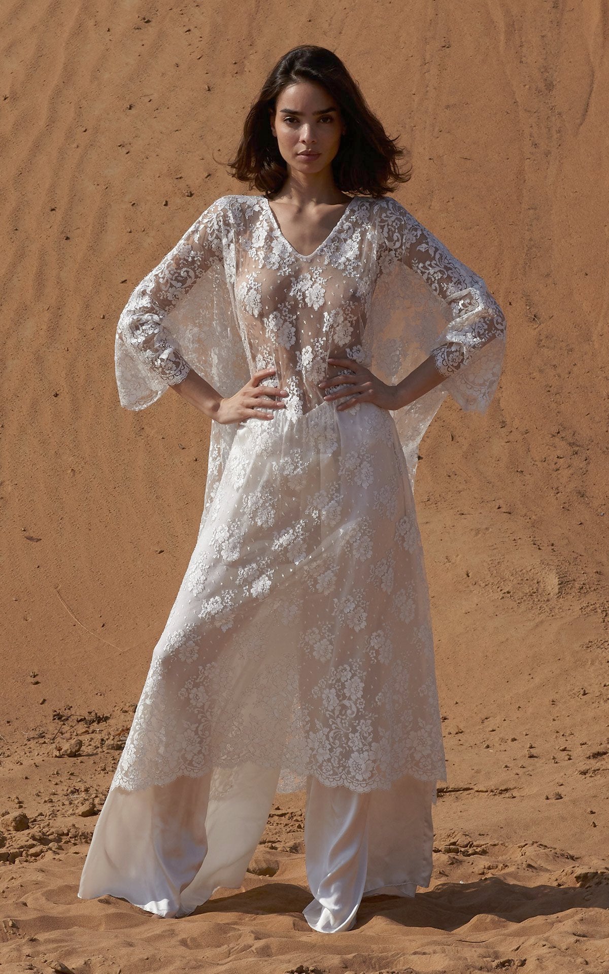 ROSAMOSARIO_A-princess-called-Meera_Fattima-the-young-bride_Shiny-lace-tunic_White_1