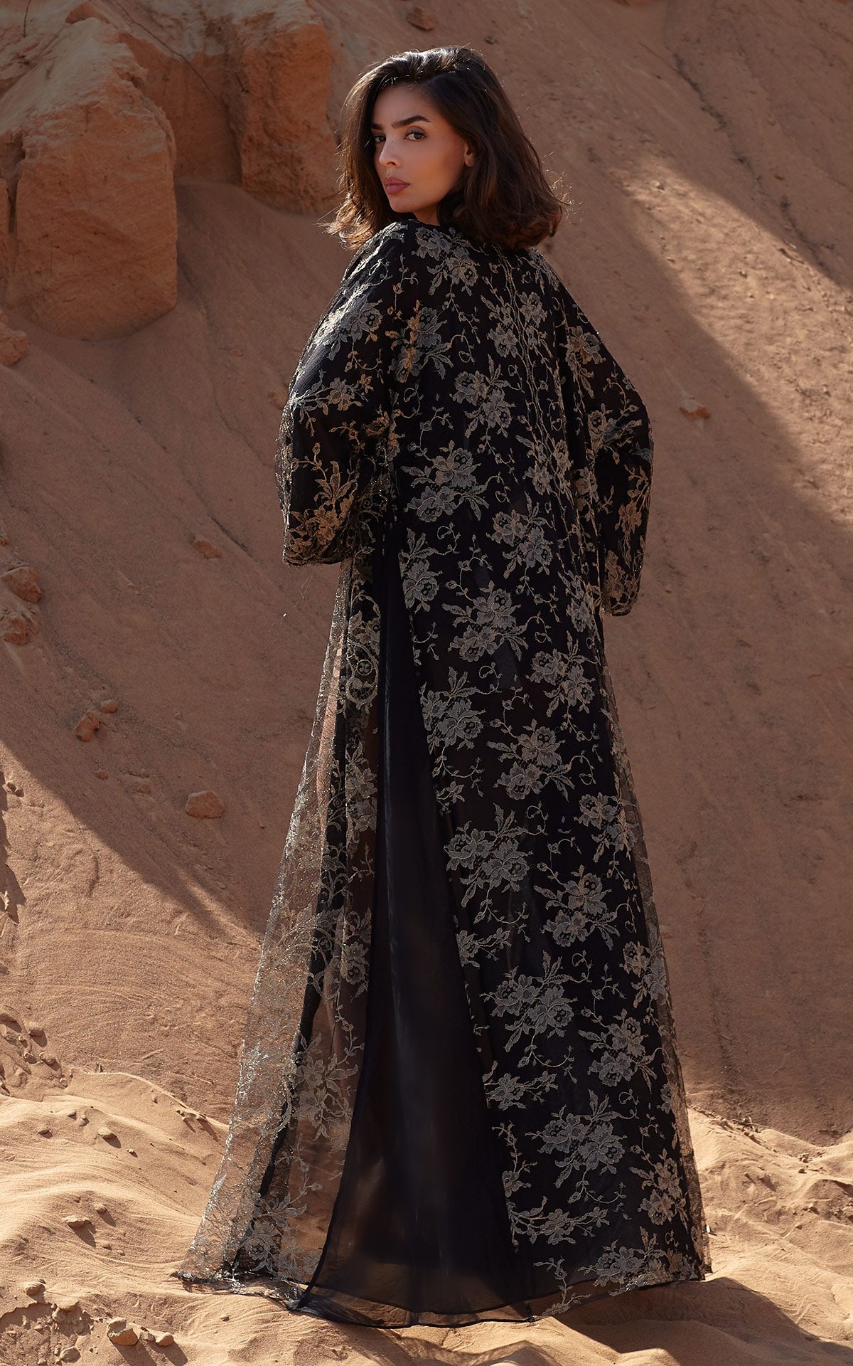 ROSAMOSARIO_A-princess-called-Meera_Madame-Shehu_Lace-robe_Black-_-gold_5